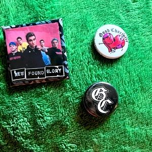 Vintage New Found Glory & Good Charlotte Buttons